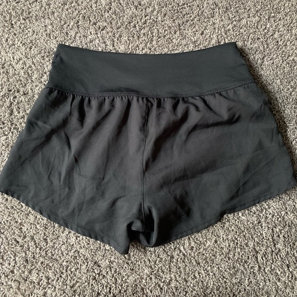Nike Black Athletic Shorts - Picture 2 of 3